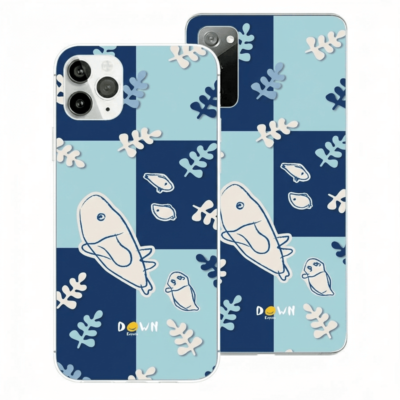 Vista del diseño «El Mar de Enzo» de Down España aplicado en funda para móvil — Colección solidaria La Casa de las Carcasas